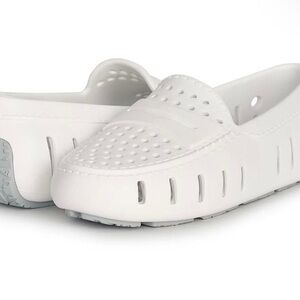 Women’s White Slip-On Water Shoes – Breathable Casual Loafers